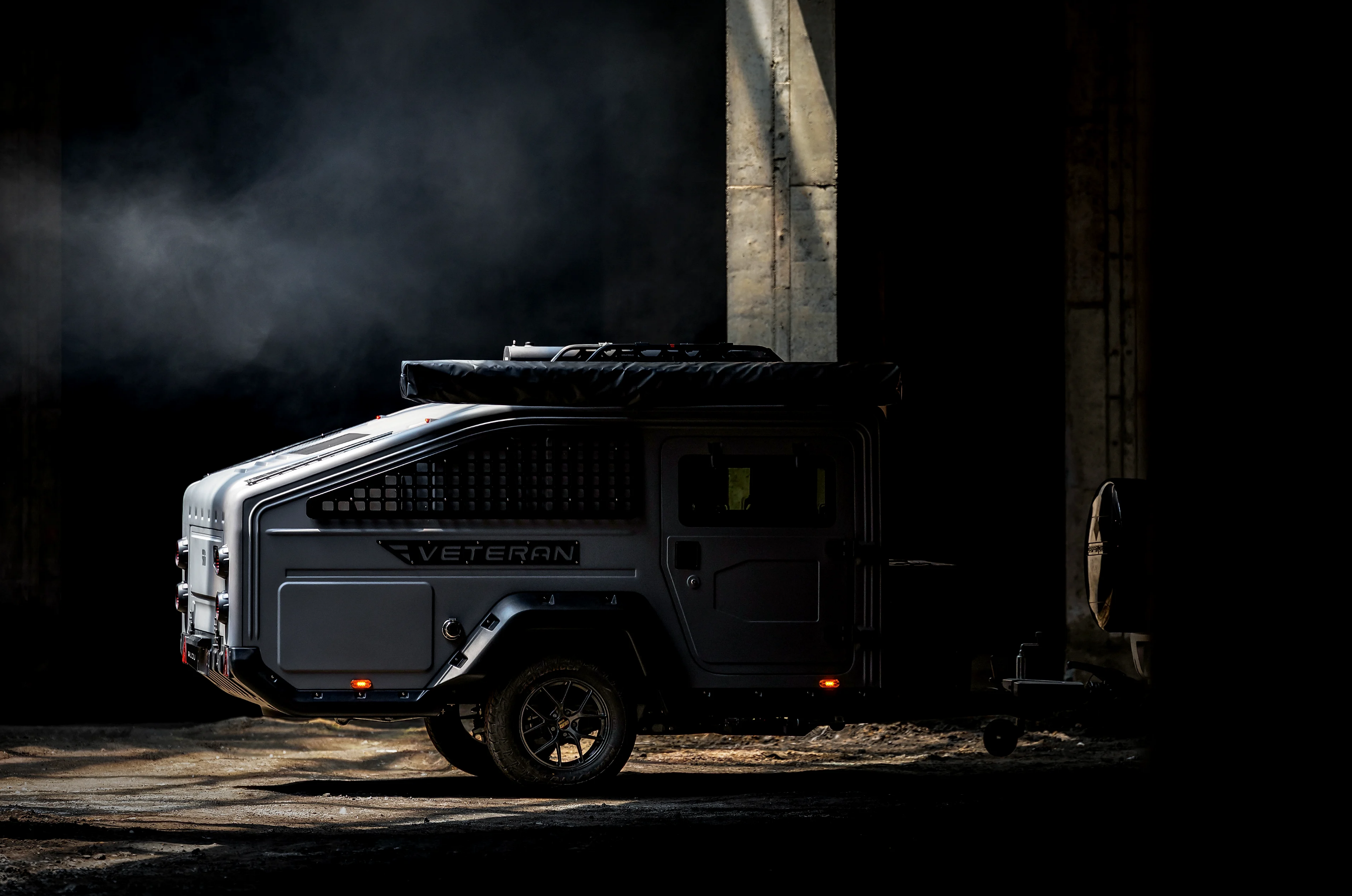 VETERAN-350 off-road caravan in red desert terrain