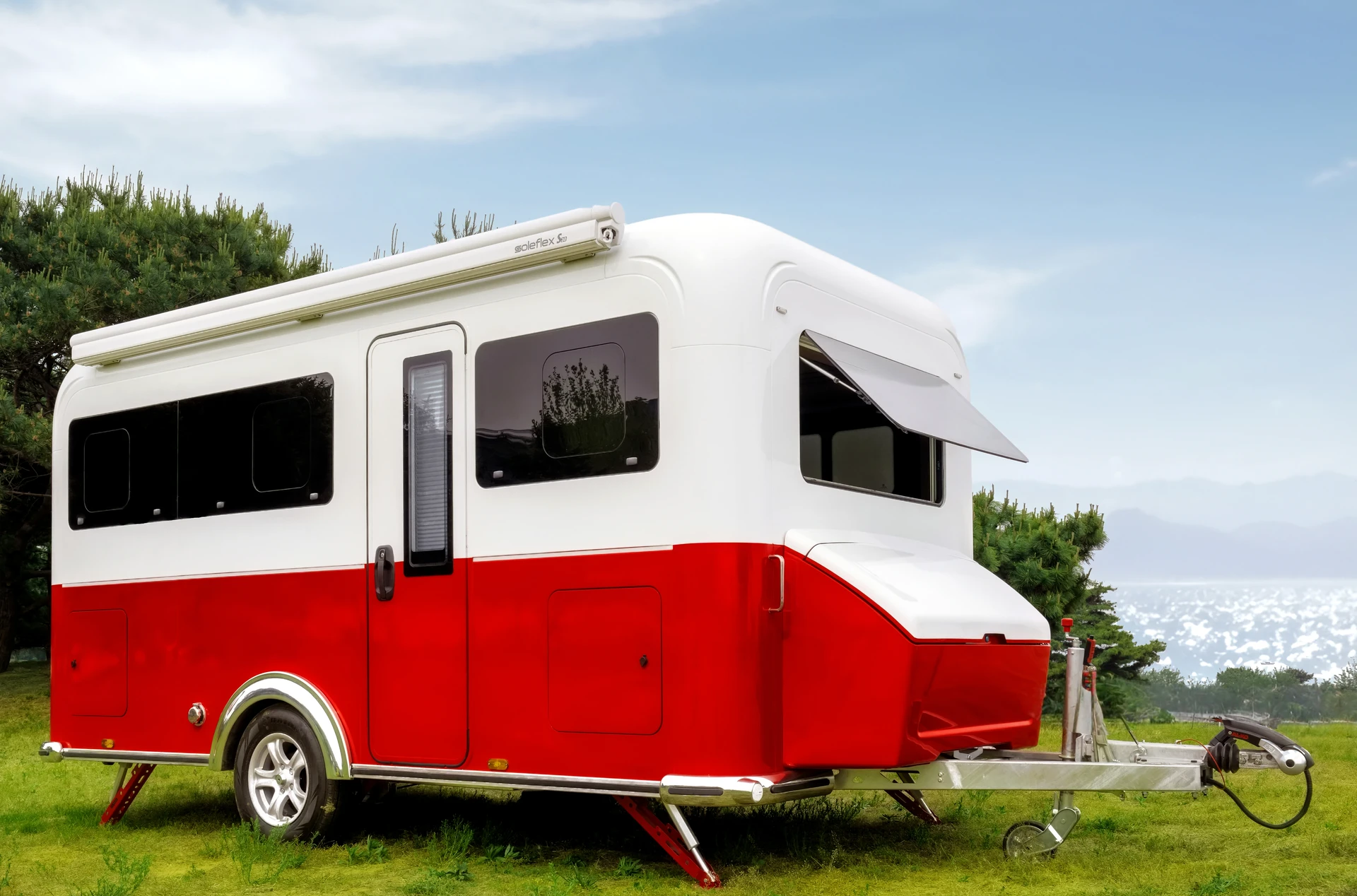 CUBE-450 touring caravan on open highway